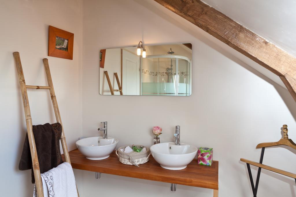 Domaine De La Basse Orme Bed and Breakfast Les Iffs Δωμάτιο φωτογραφία